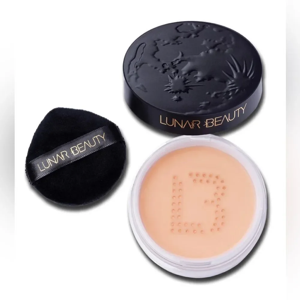 Lunar Beauty Translucent Medium Setting Powder - Black and Tan
